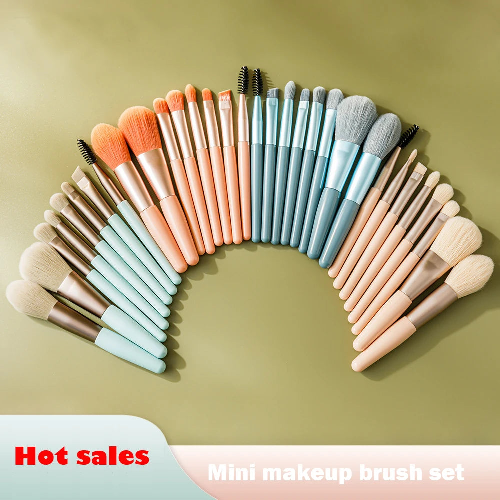 Signature 8-Piece Travel Brush Set — Wool Fiber Edition